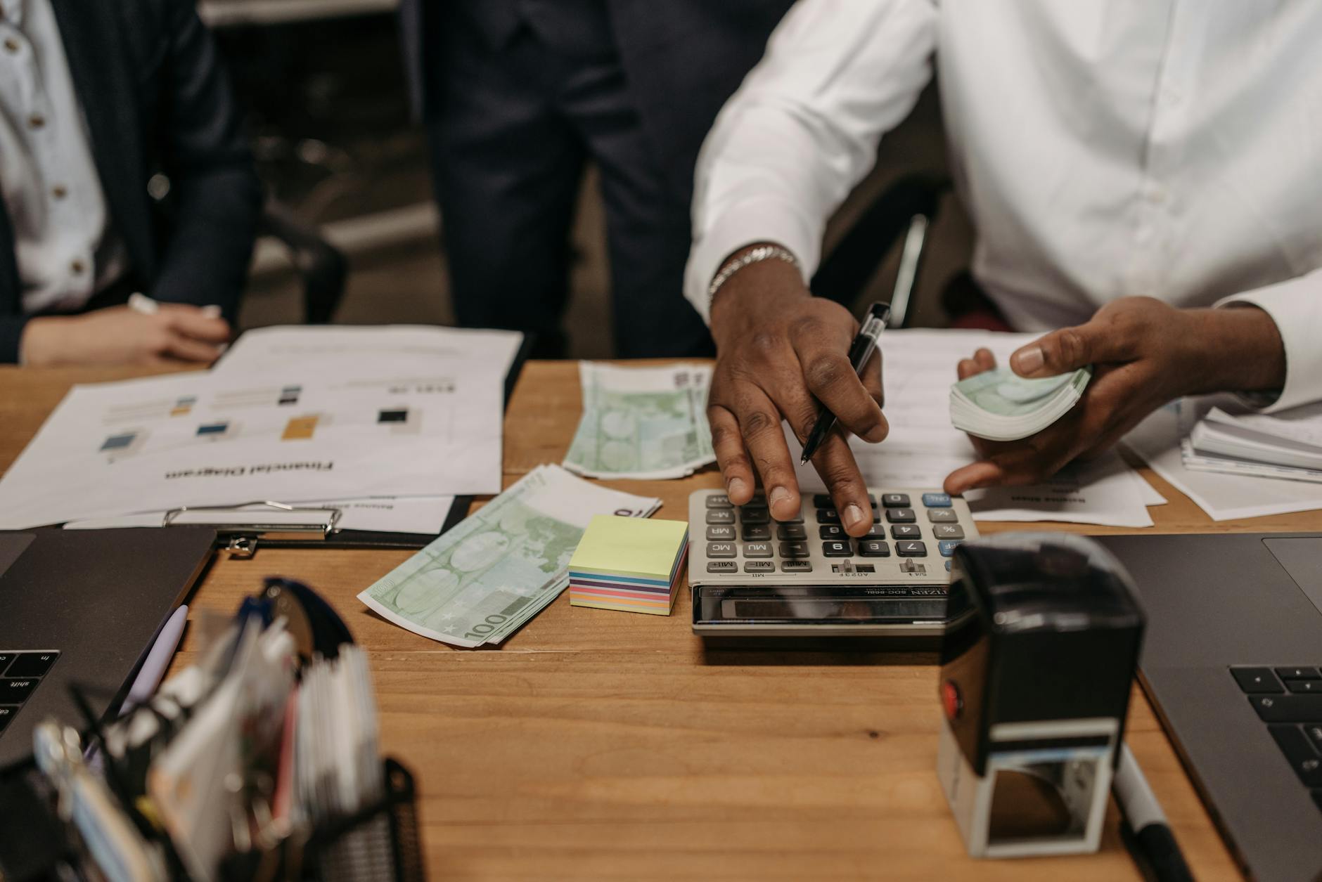 Business finance meeting — opening a corporate bank account for an Italian SRL
