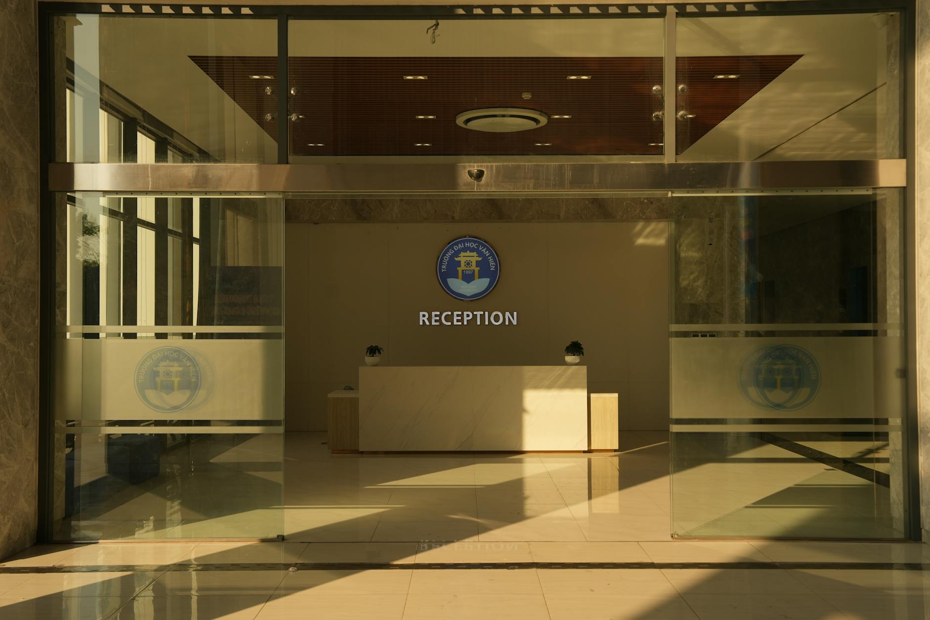 Corporate office reception — registered office address service in Italy